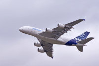 Photo A380 en vol vu de côté