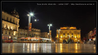 Photo de nuit - place de la Comédie déserte