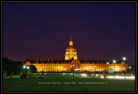 esplanade des Invalides la nuit