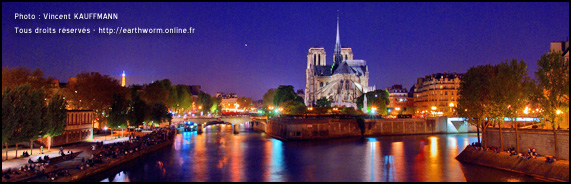 Photo Panoramique de Paris - La Tour Eiffel et Notre Dame - Reflets sur la Seine