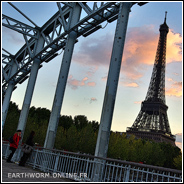 Regard sur la Tour Eiffel