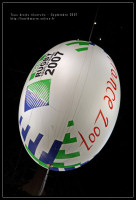 ballon de rugby à la Tour Eiffel
