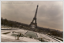 Tour Eiffel sous la neige vue du Trocadéro