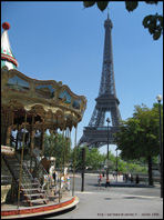 La Tour Eiffel et le Manège du Trocadéro